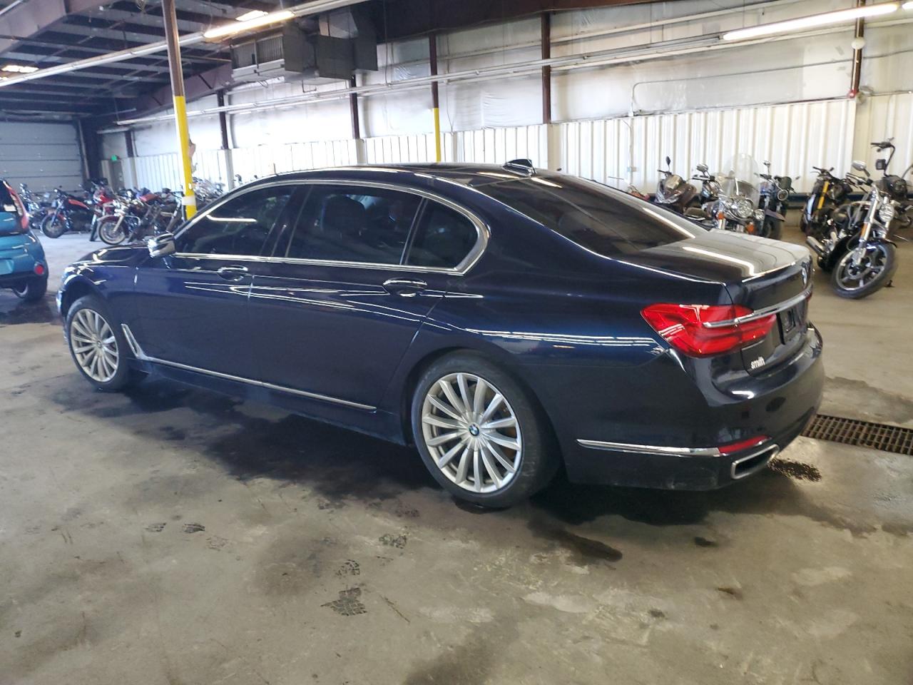 Photo 2 VIN: WBA7E2C5XHG740058 - BMW 7ER 