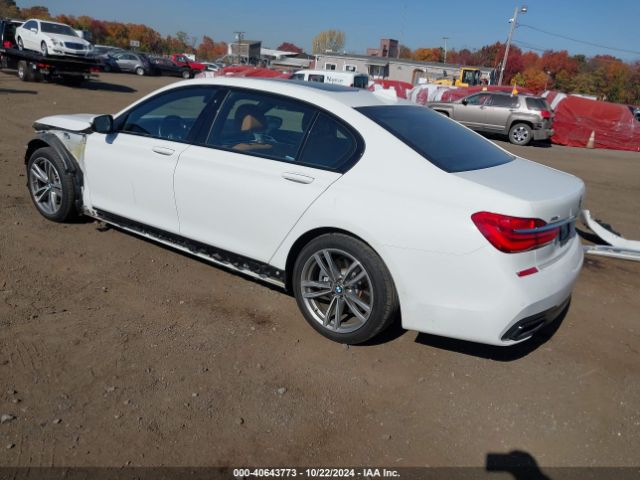 Photo 2 VIN: WBA7E4C50KGV28496 - BMW 740I 