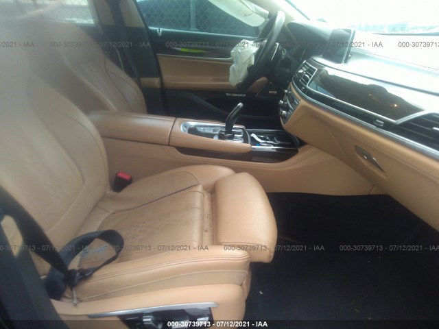 Photo 4 VIN: WBA7E4C55HGU99425 - BMW 7 SERIES 