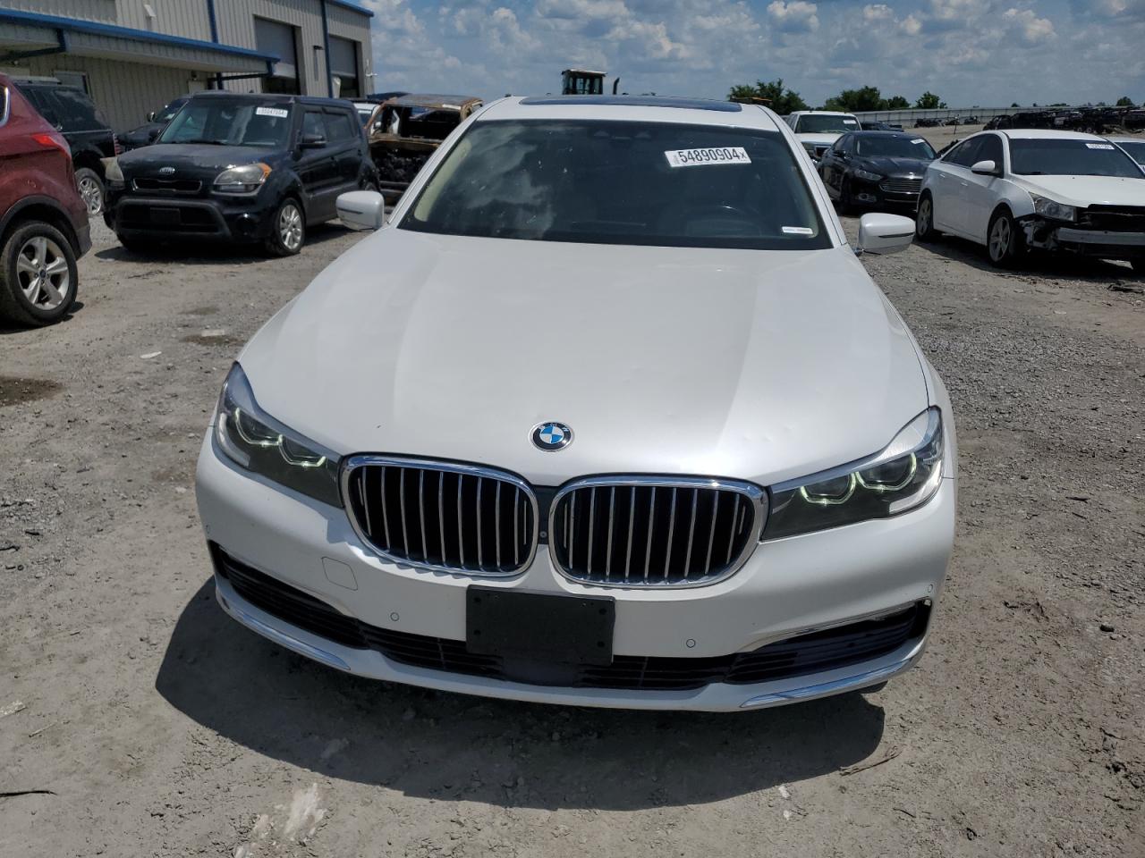 Photo 4 VIN: WBA7E4C56HGU99210 - BMW 7ER 