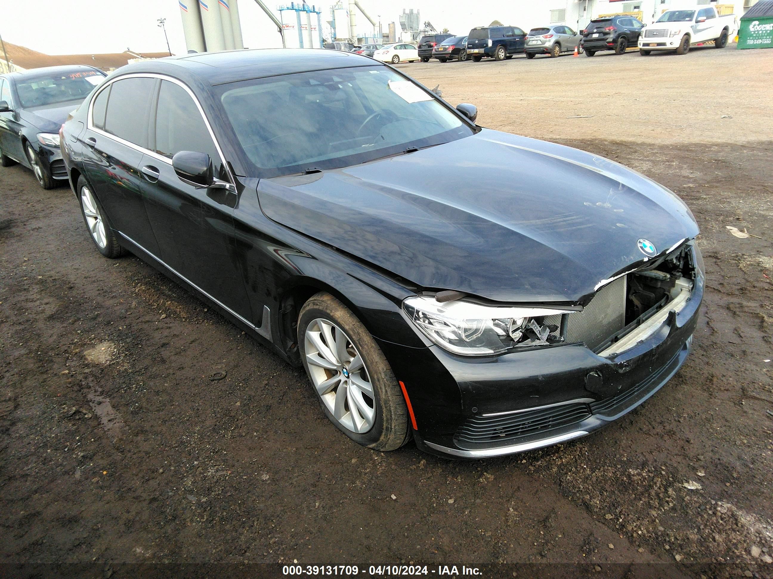 Photo 0 VIN: WBA7E4C56KGV28597 - BMW 7ER 