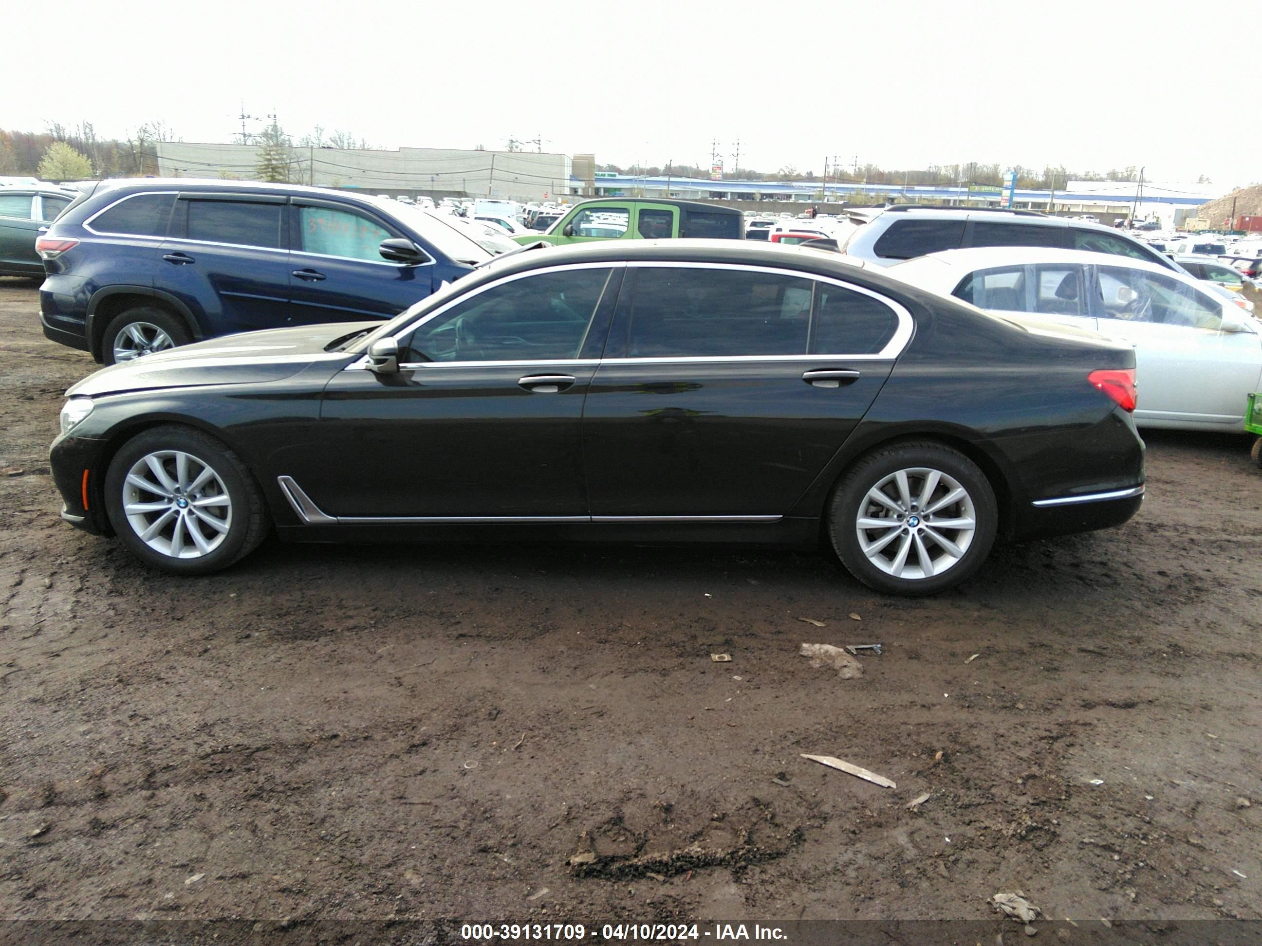 Photo 13 VIN: WBA7E4C56KGV28597 - BMW 7ER 