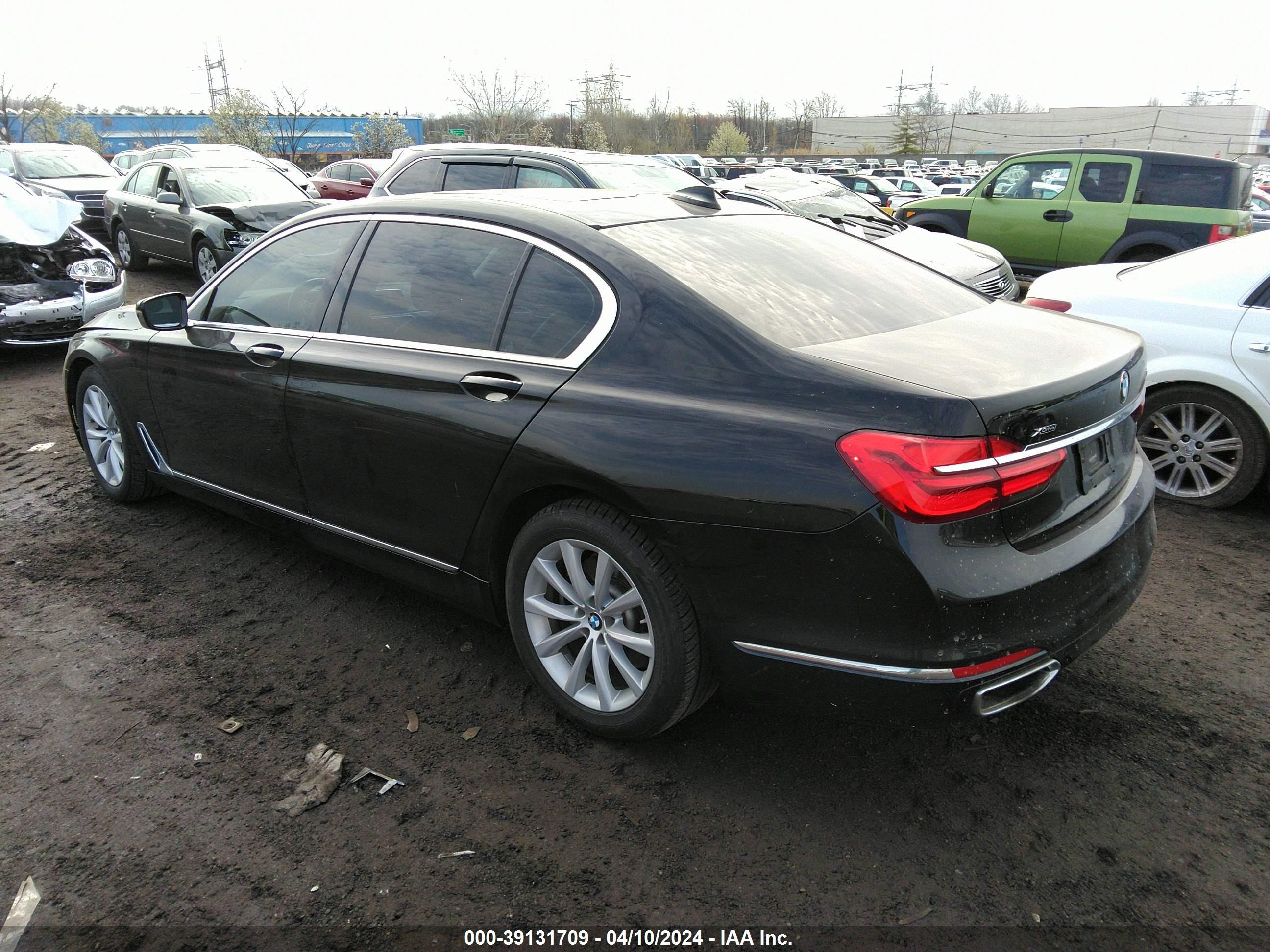 Photo 2 VIN: WBA7E4C56KGV28597 - BMW 7ER 