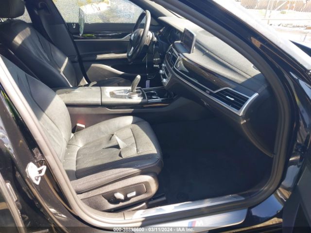 Photo 4 VIN: WBA7E4C57KGV28527 - BMW 740I 