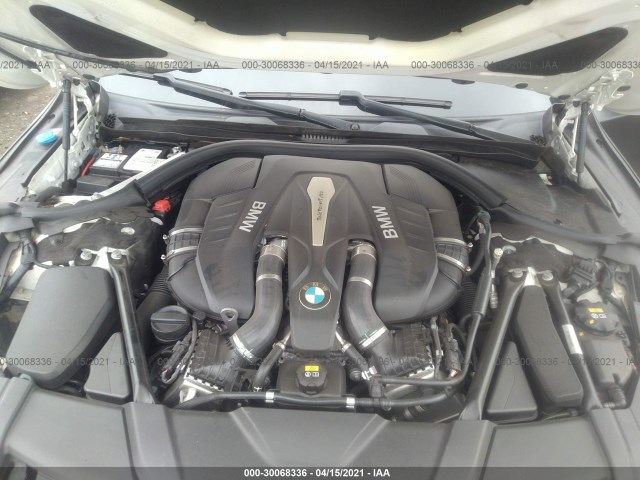 Photo 9 VIN: WBA7F0C34HGM22159 - BMW 750 I 