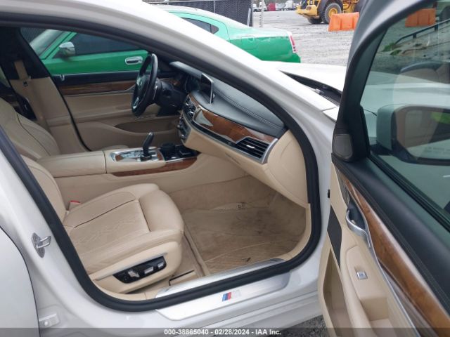 Photo 4 VIN: WBA7F0C37HGM21832 - BMW 750I 