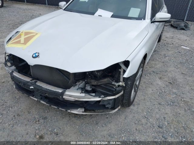 Photo 5 VIN: WBA7F0C37HGM21832 - BMW 750I 