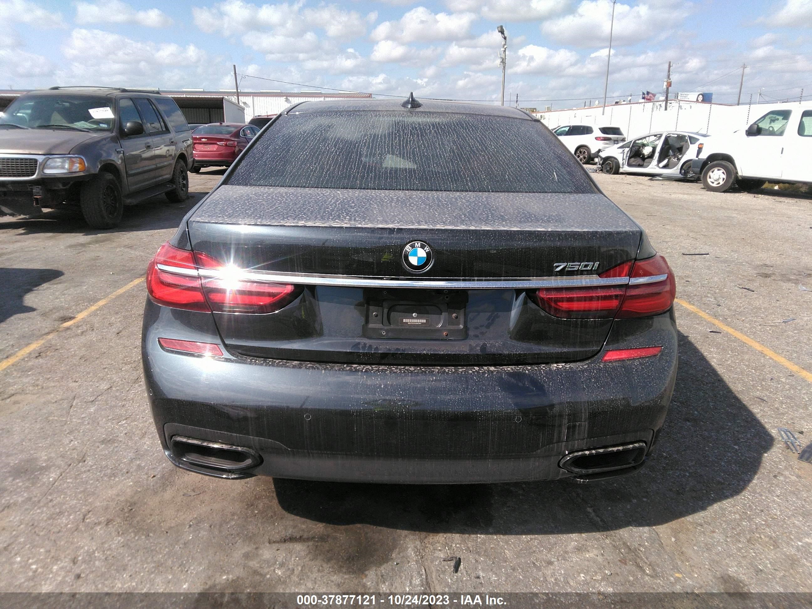 Photo 15 VIN: WBA7F0C53JGM23987 - BMW 7ER 