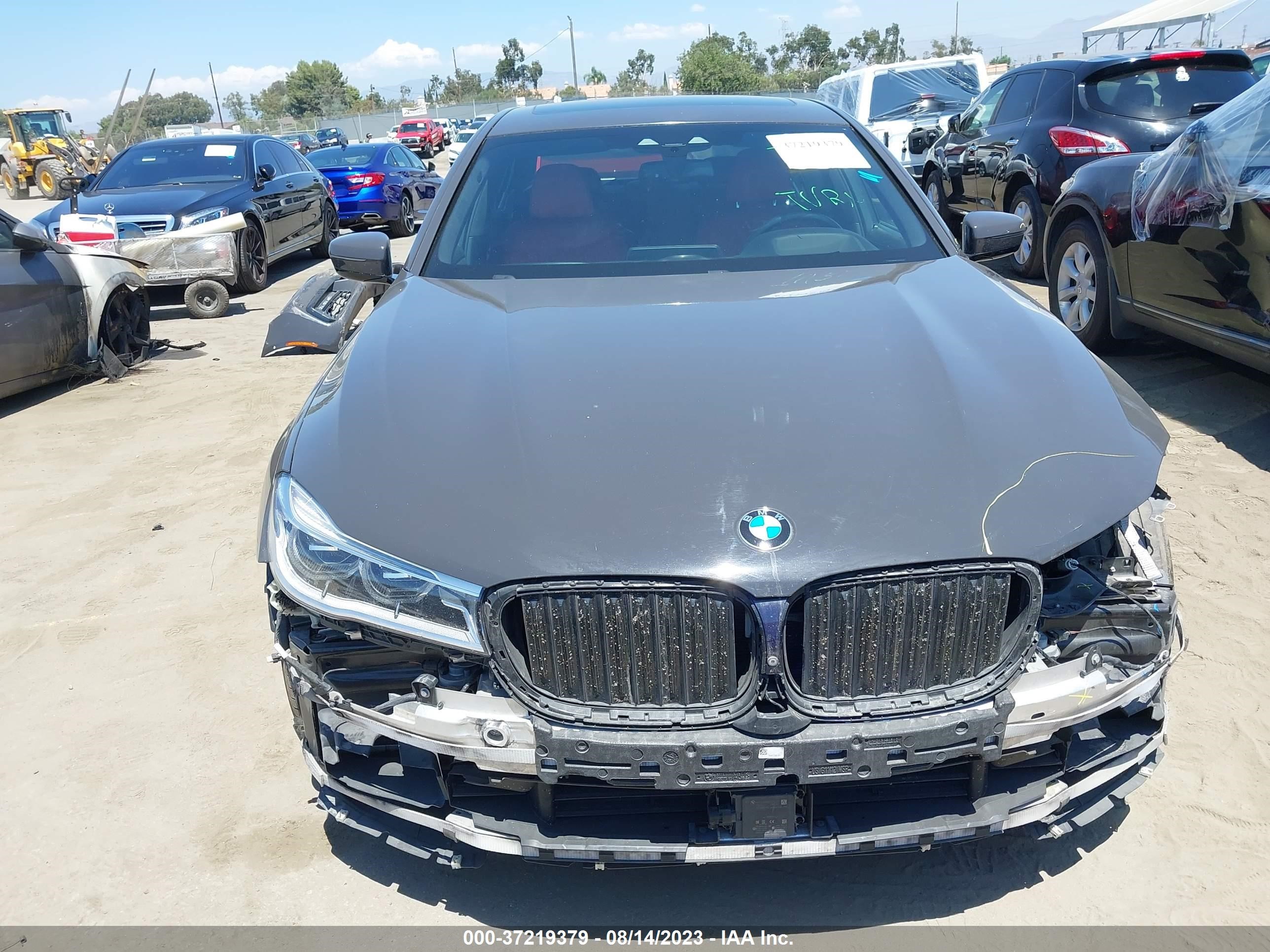 Photo 12 VIN: WBA7F0C54JGM22637 - BMW 7ER 