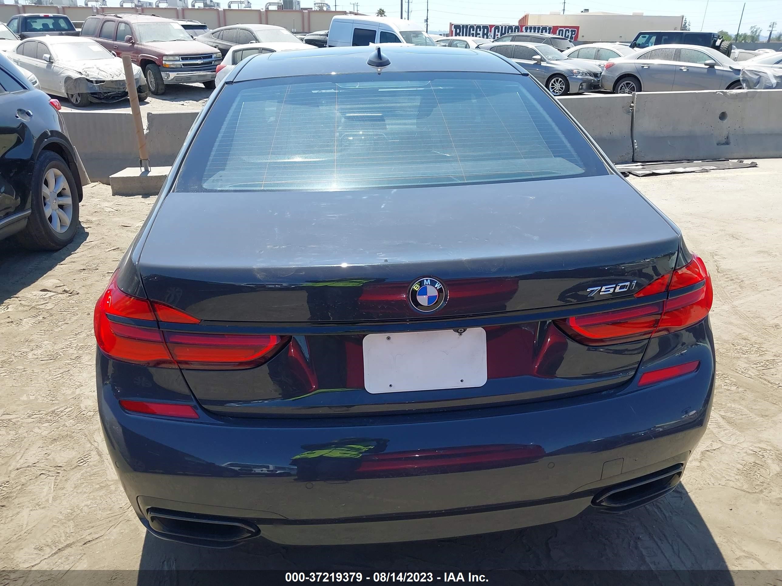 Photo 16 VIN: WBA7F0C54JGM22637 - BMW 7ER 