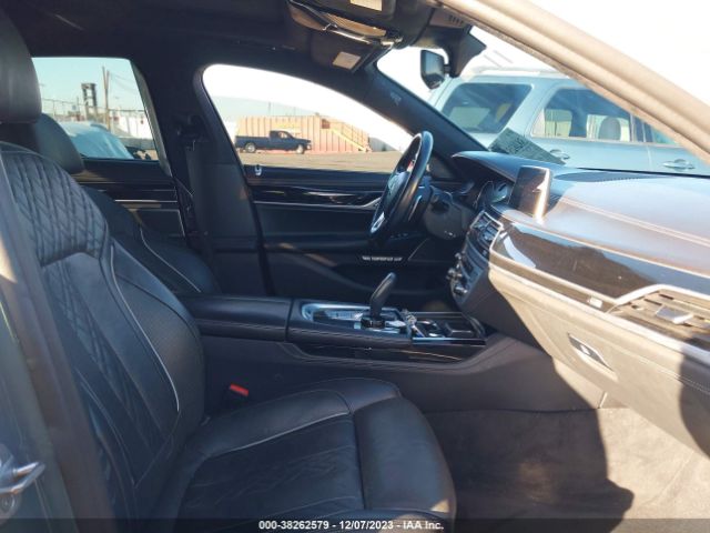 Photo 4 VIN: WBA7F0C54JGM23917 - BMW 750I 