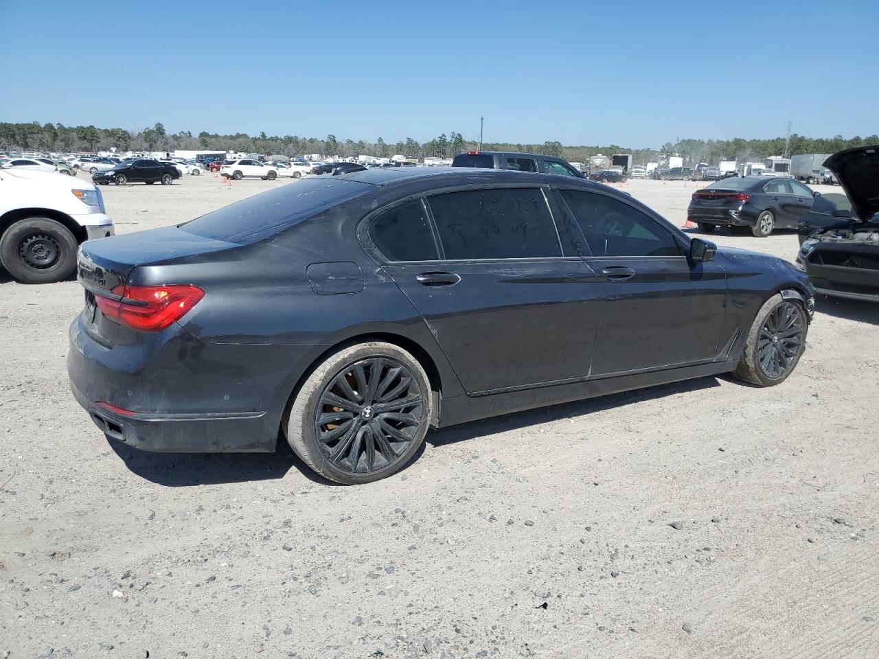 Photo 2 VIN: WBA7F0C56GGM20820 - BMW 7ER 