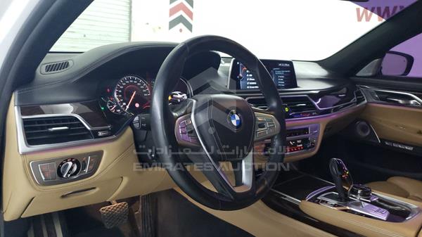 Photo 11 VIN: WBA7F2107GG524526 - BMW 750 