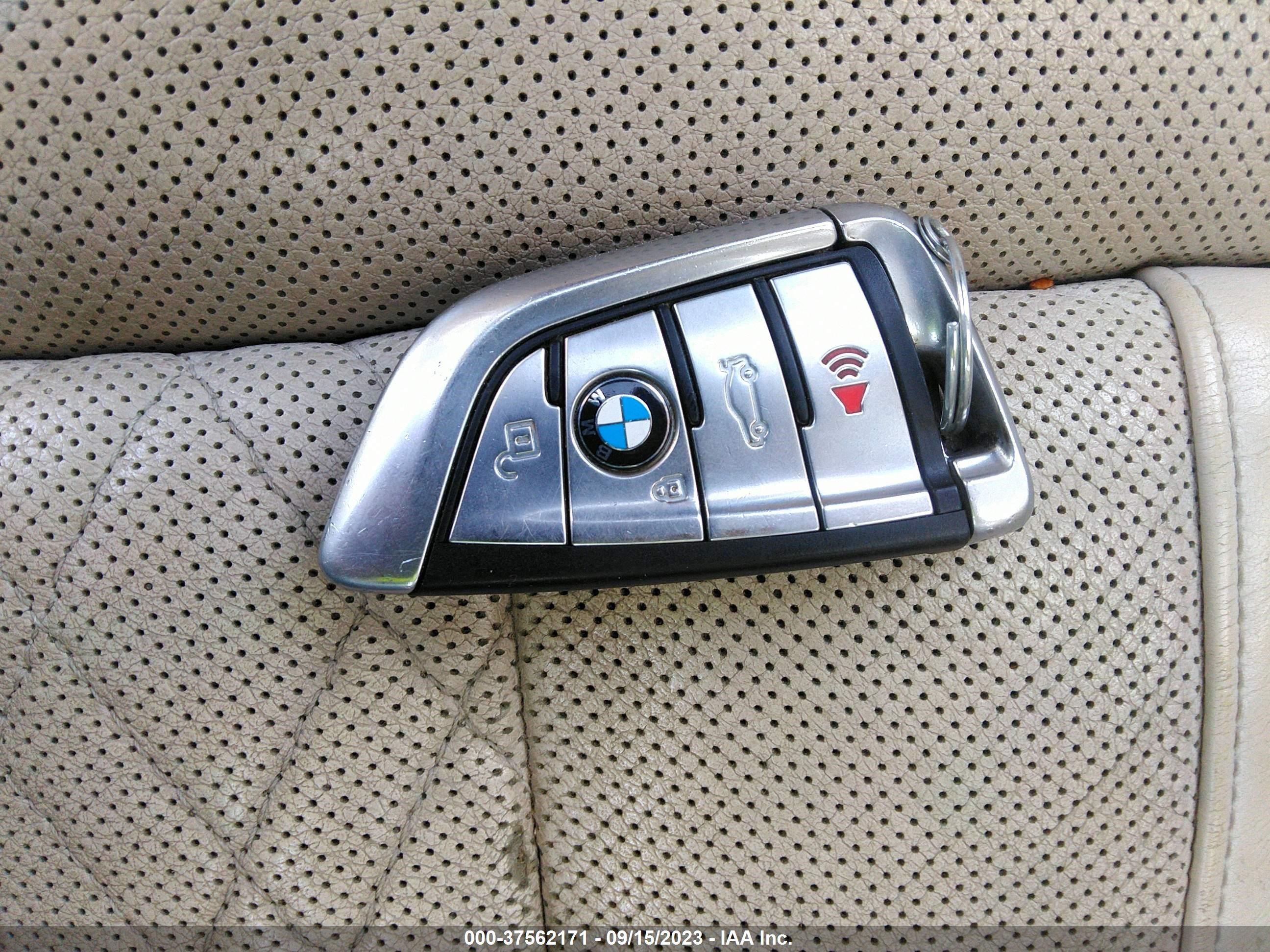 Photo 10 VIN: WBA7F2C51GG418713 - BMW 7ER 