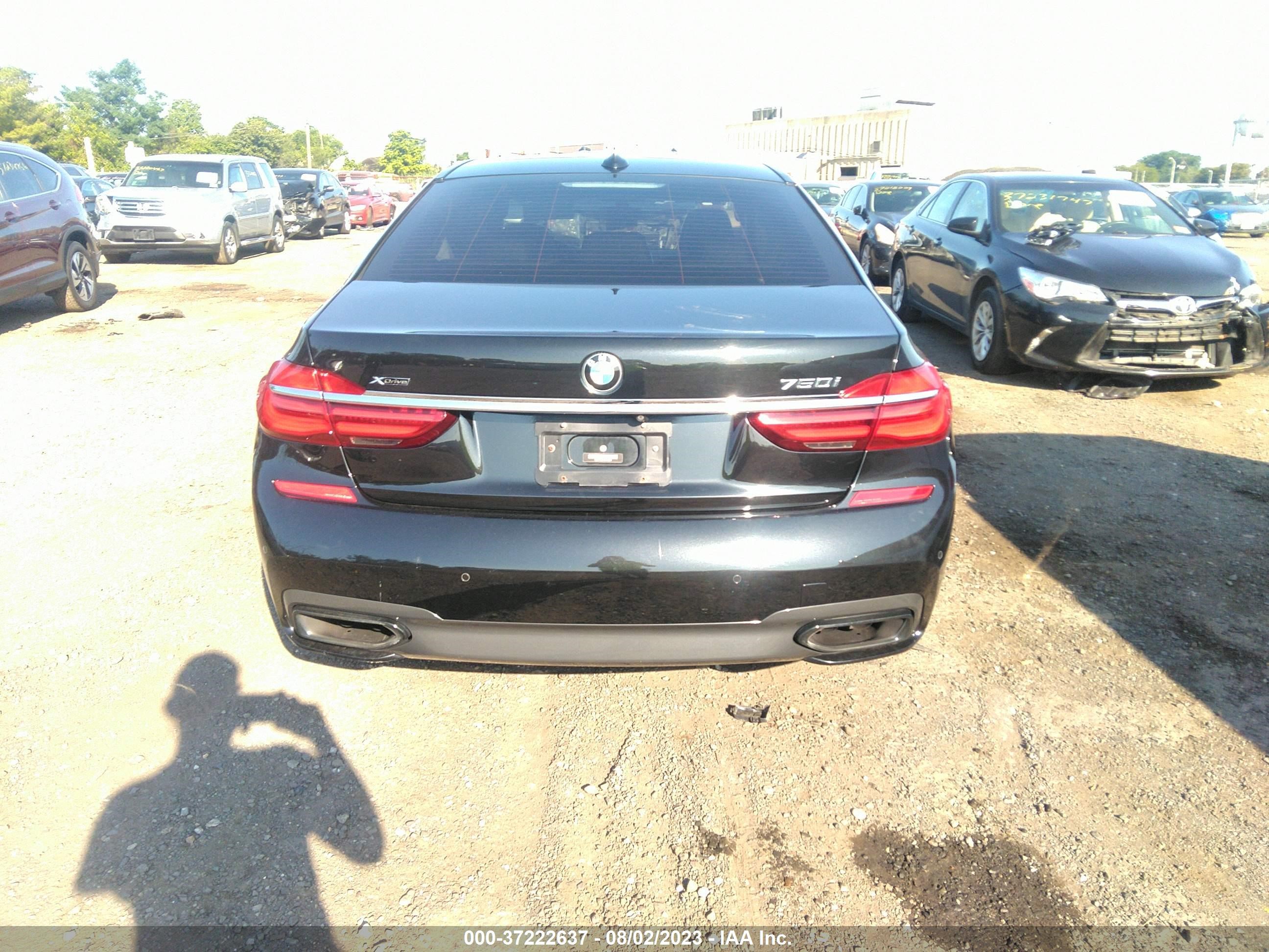 Photo 15 VIN: WBA7F2C51JG423904 - BMW 7ER 