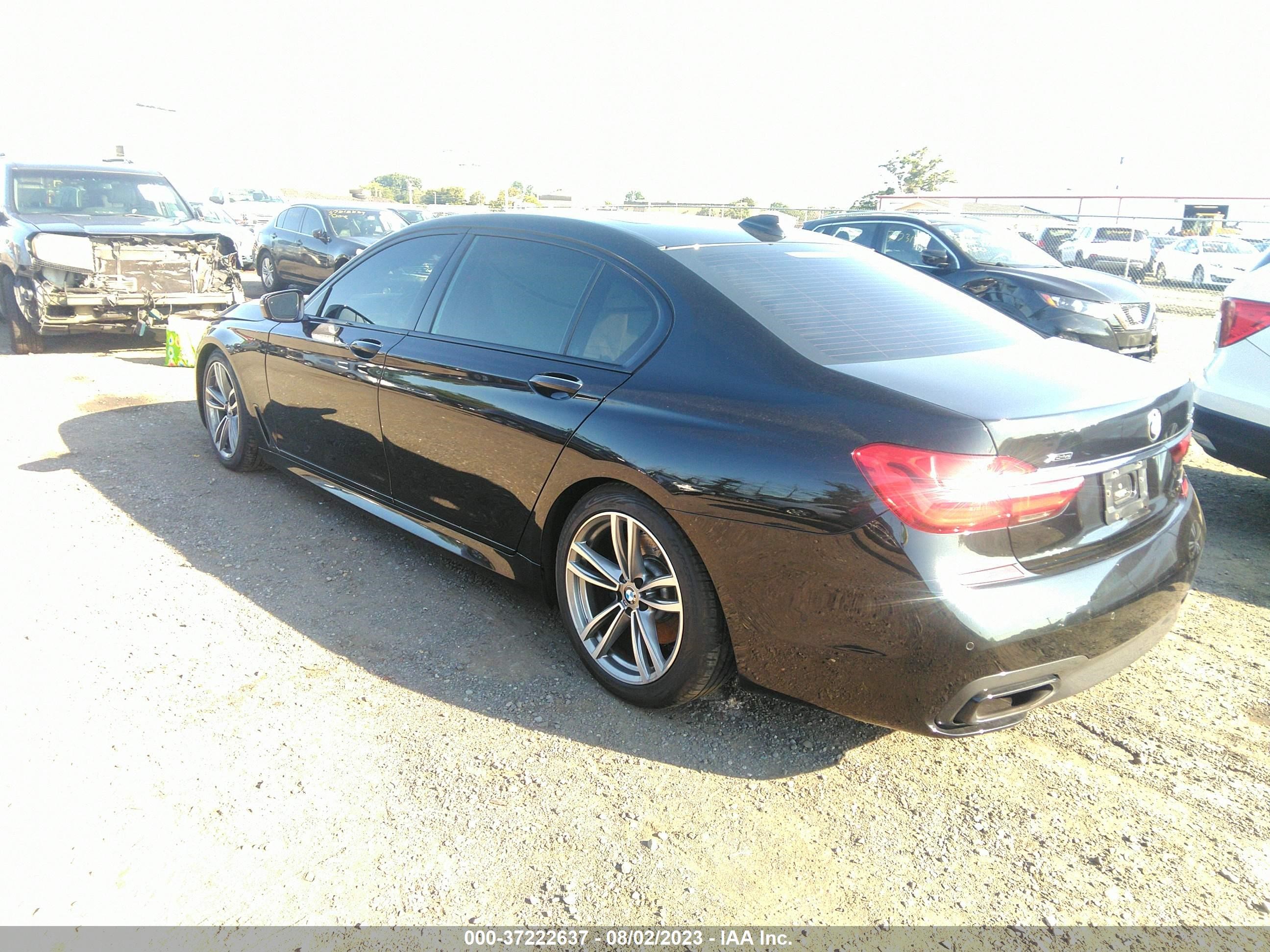 Photo 2 VIN: WBA7F2C51JG423904 - BMW 7ER 