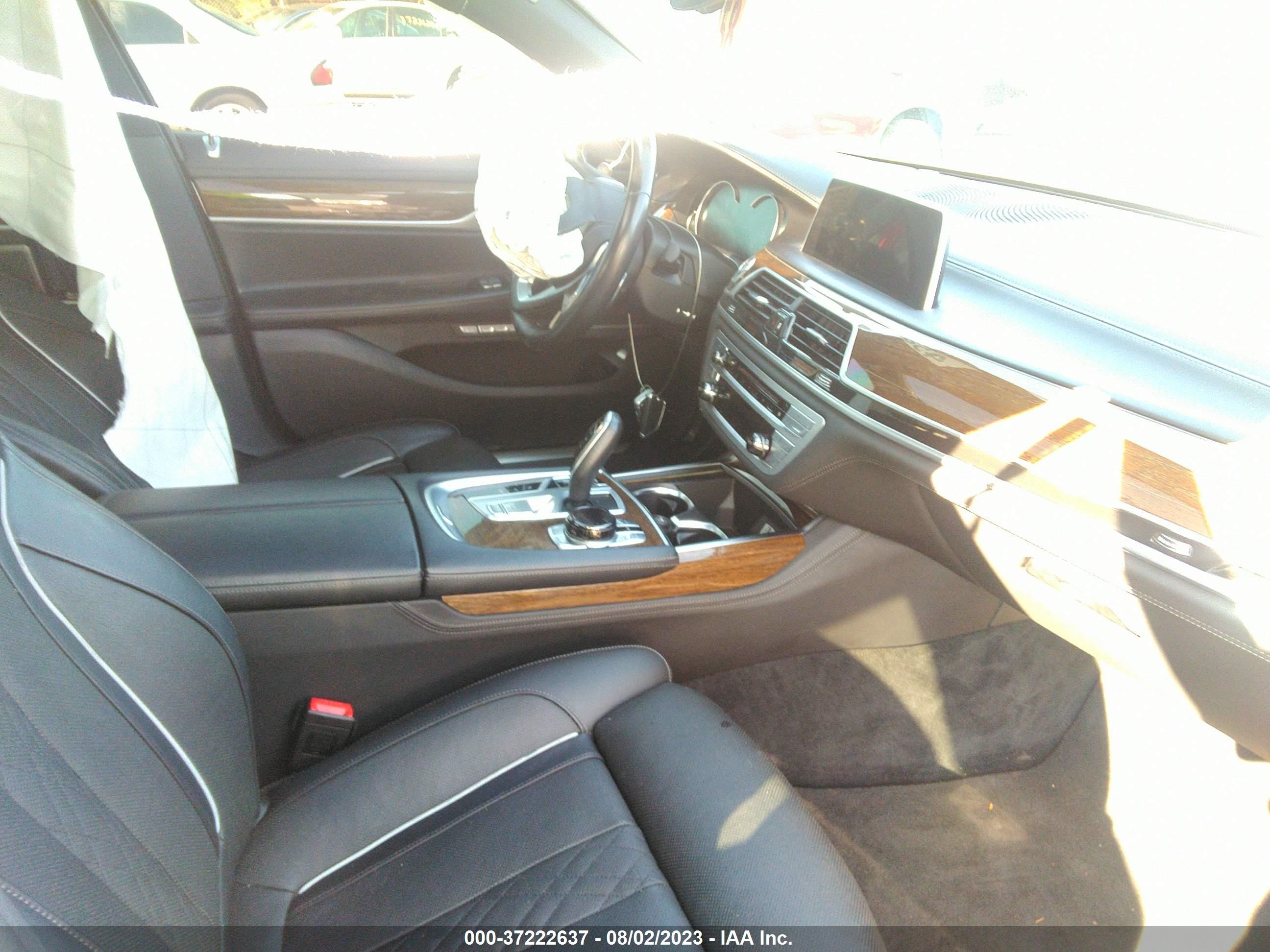 Photo 4 VIN: WBA7F2C51JG423904 - BMW 7ER 