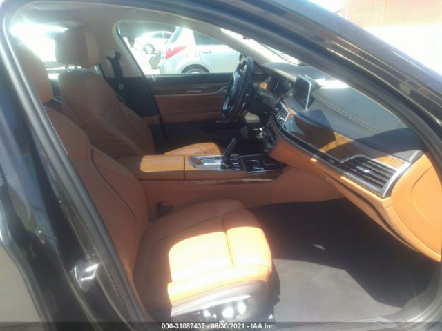 Photo 4 VIN: WBA7F2C55GG420402 - BMW 7 