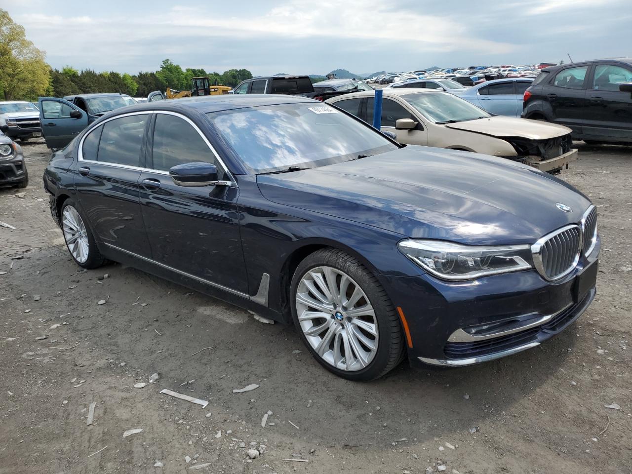 Photo 3 VIN: WBA7F2C57HG421231 - BMW 7ER 