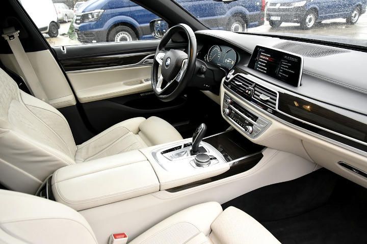 Photo 10 VIN: WBA7G810X0G784568 - BMW 7 SERIES L 