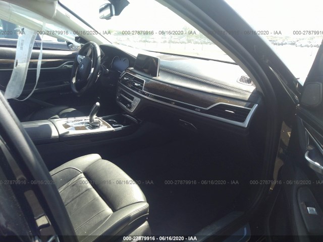 Photo 4 VIN: WBA7J2C35HG497883 - BMW 7 