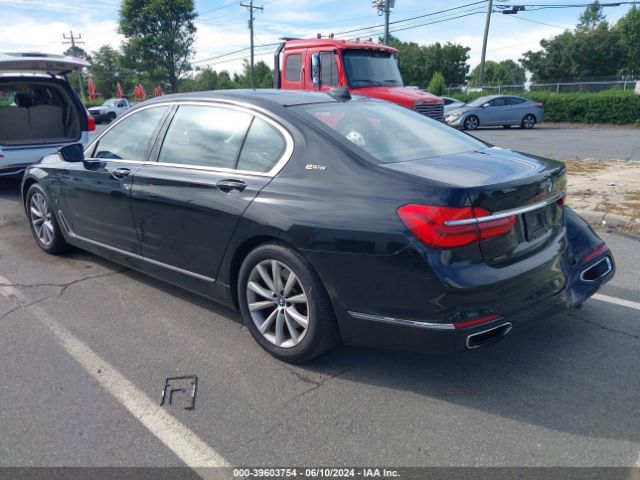 Photo 2 VIN: WBA7J2C50JG497989 - BMW 740E 