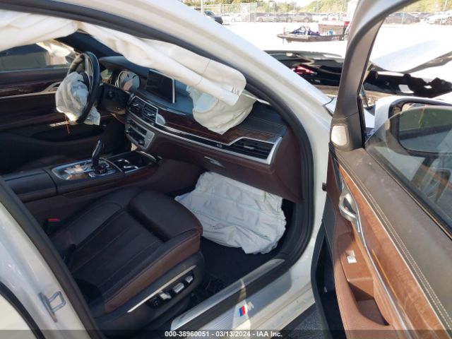 Photo 4 VIN: WBA7J2C51HG497560 - BMW 740E 