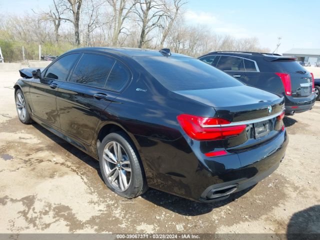 Photo 2 VIN: WBA7J2C51HG497641 - BMW 740E 