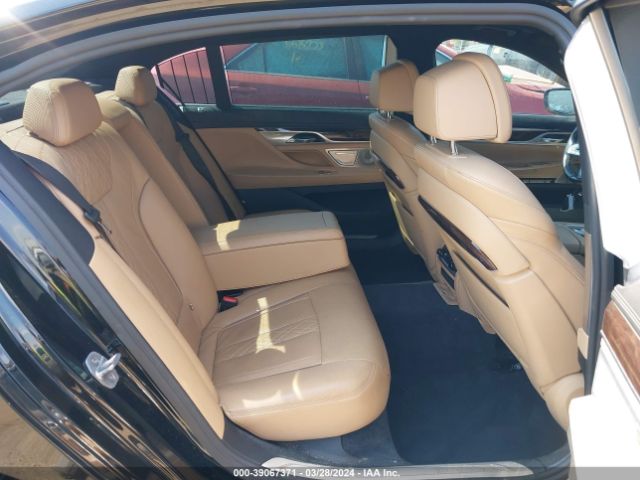 Photo 7 VIN: WBA7J2C51HG497641 - BMW 740E 