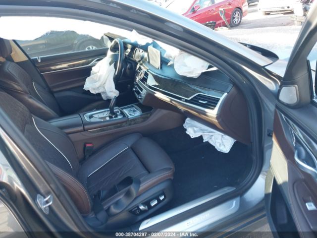 Photo 4 VIN: WBA7J2C52JG938358 - BMW 740E 