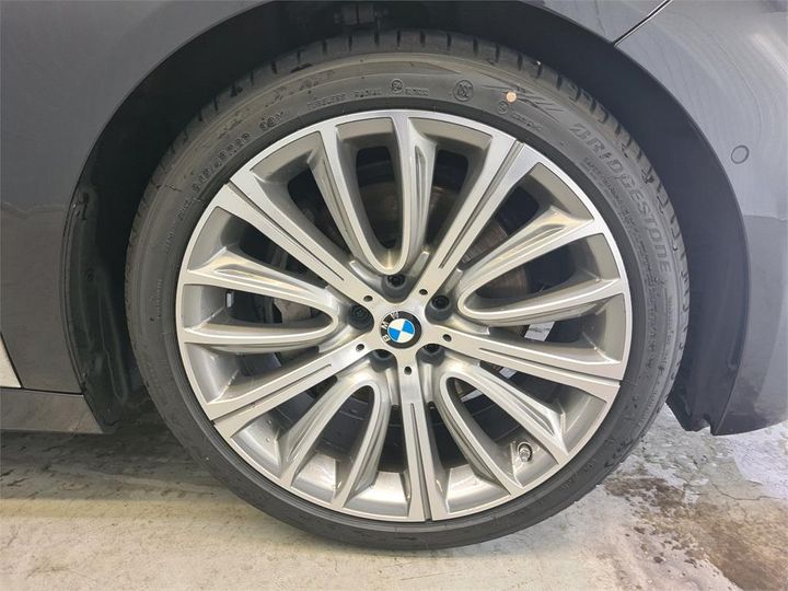 Photo 13 VIN: WBA7R21000CF25847 - BMW 740 