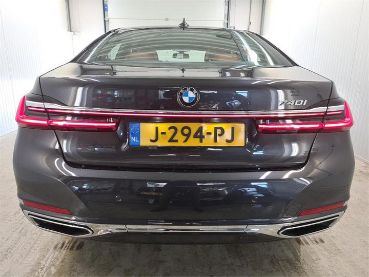 Photo 25 VIN: WBA7R21000CF25847 - BMW 740 