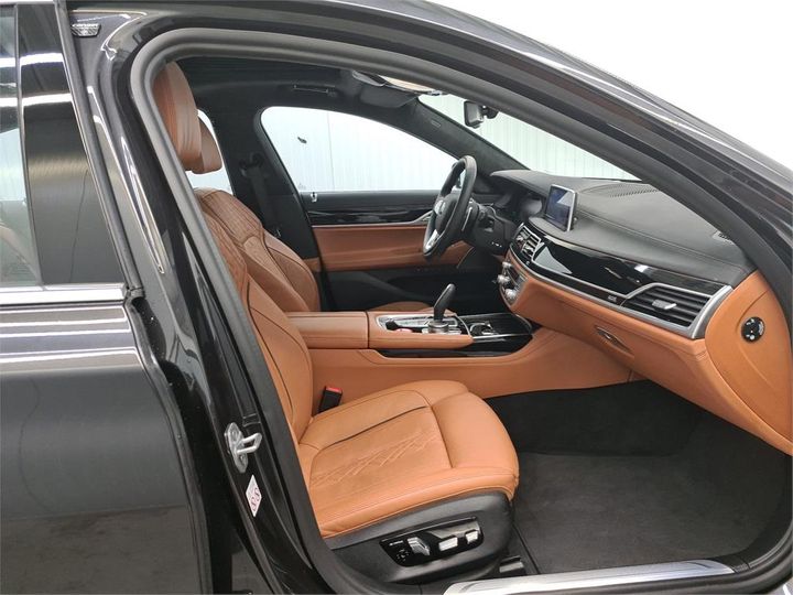 Photo 5 VIN: WBA7R21000CF25847 - BMW 740 