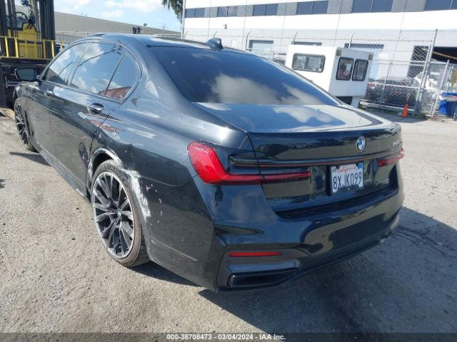 Photo 2 VIN: WBA7T2C01NC816392 - BMW 740I 