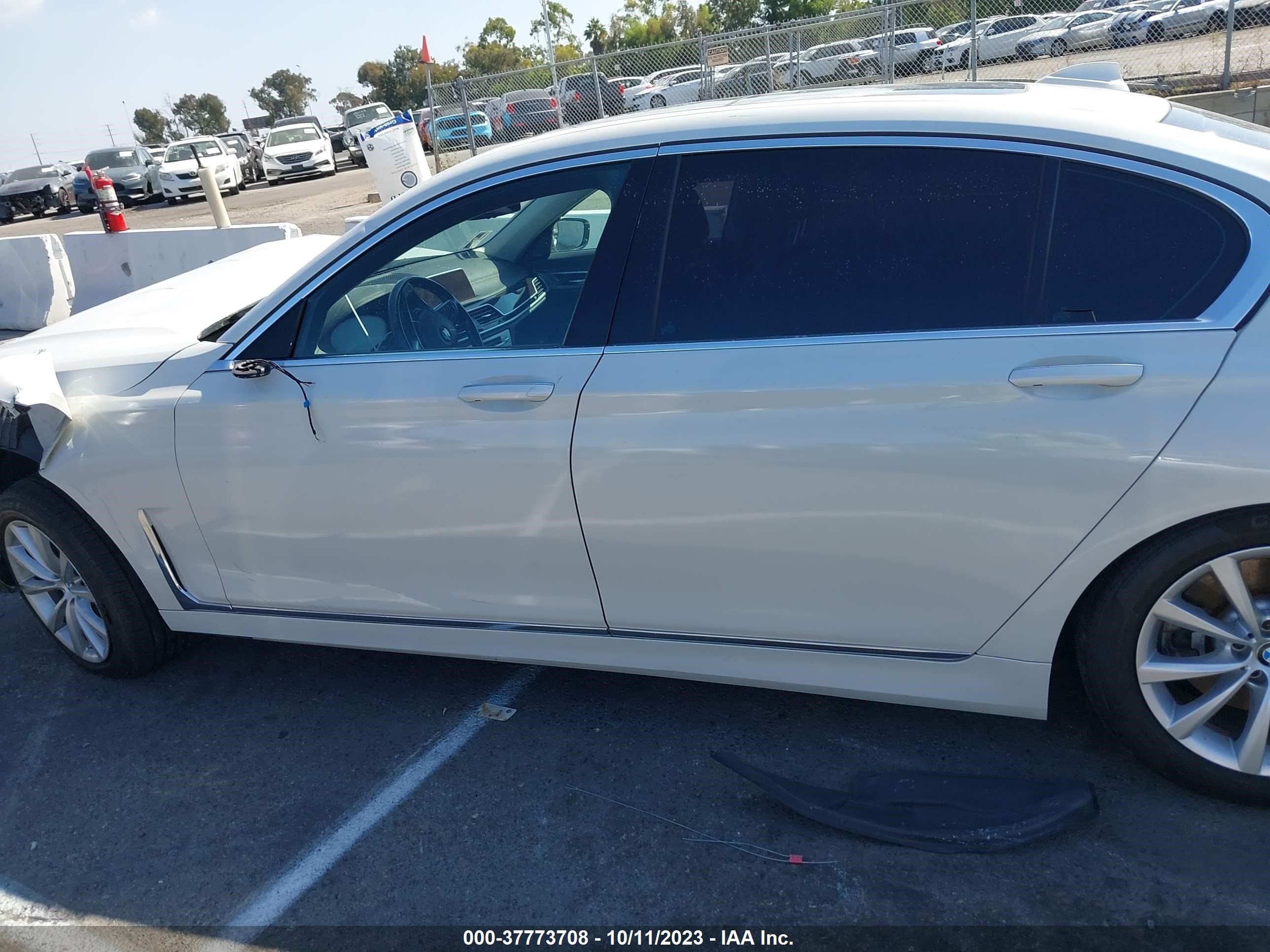 Photo 13 VIN: WBA7T2C02LGL17753 - BMW 7ER 