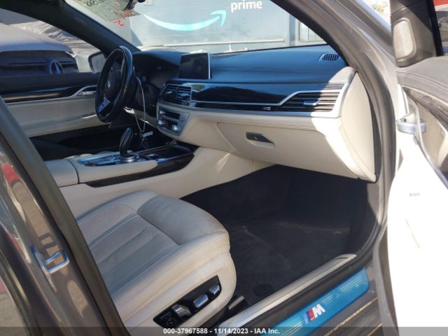 Photo 4 VIN: WBA7T2C07NCH14114 - BMW 740I 