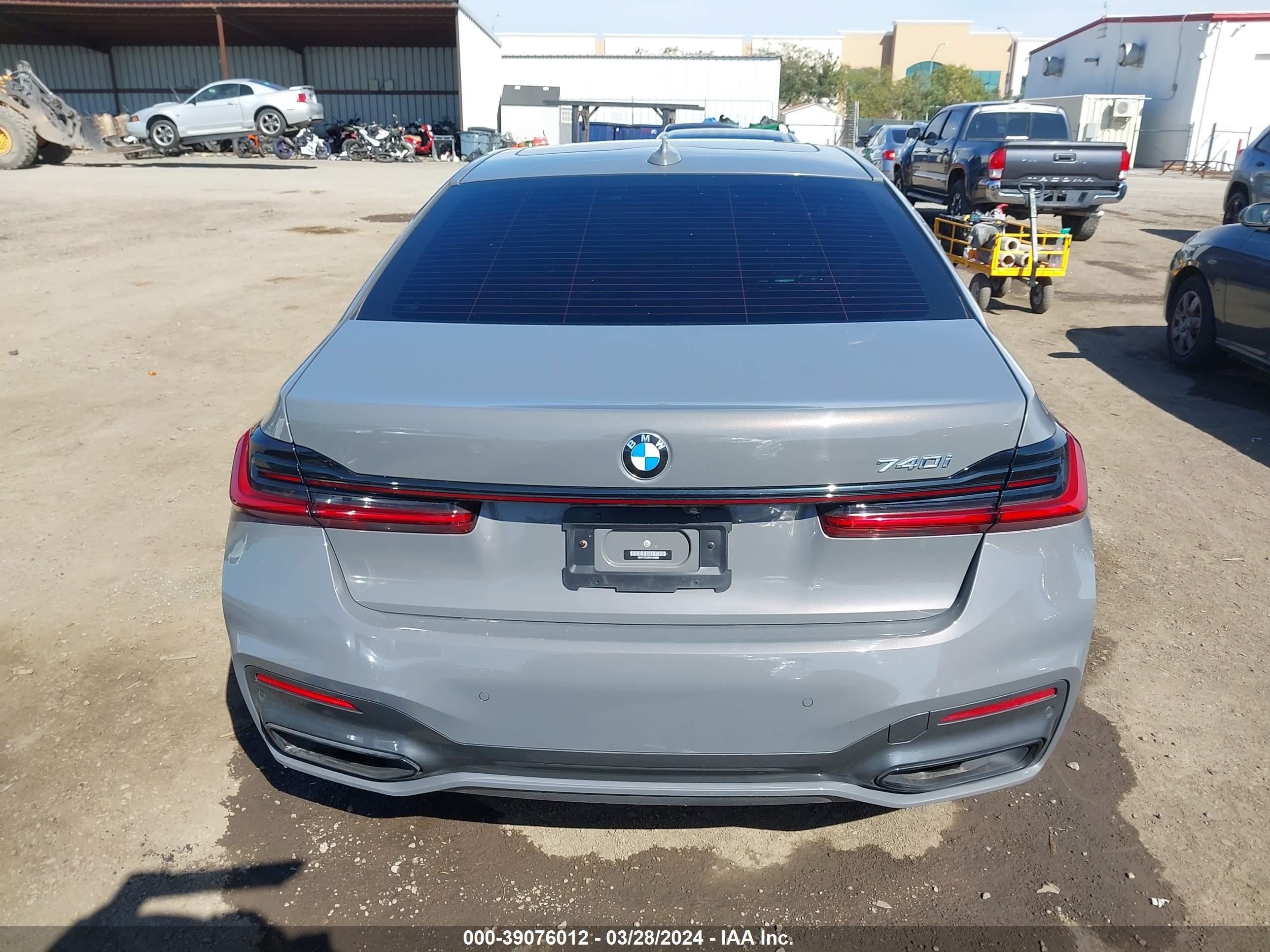 Photo 15 VIN: WBA7T2C09NCH00988 - BMW 7ER 