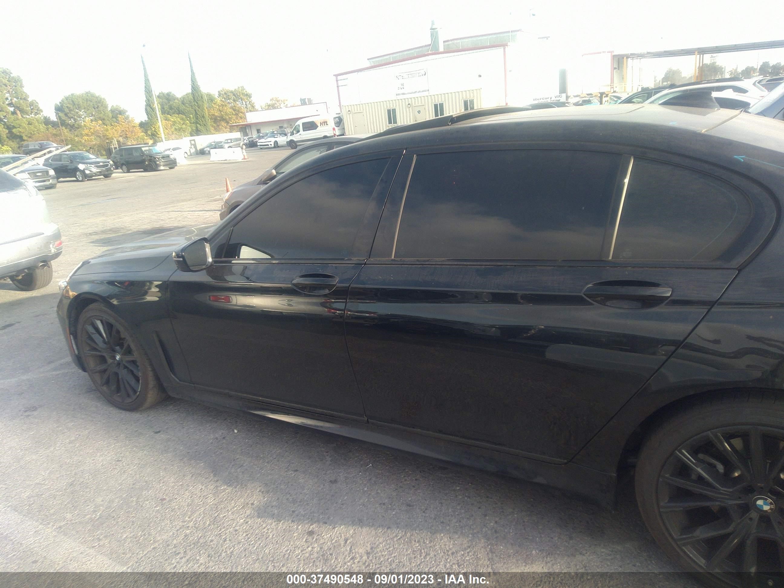 Photo 13 VIN: WBA7T4C08LCE18706 - BMW 7 SERIES 