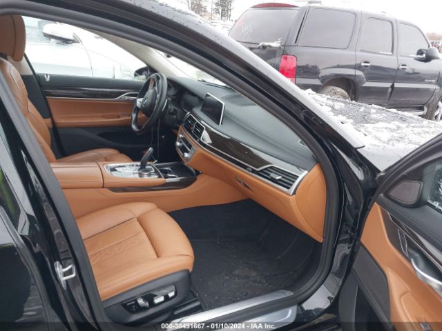 Photo 4 VIN: WBA7T4C08NCG99229 - BMW 740I 