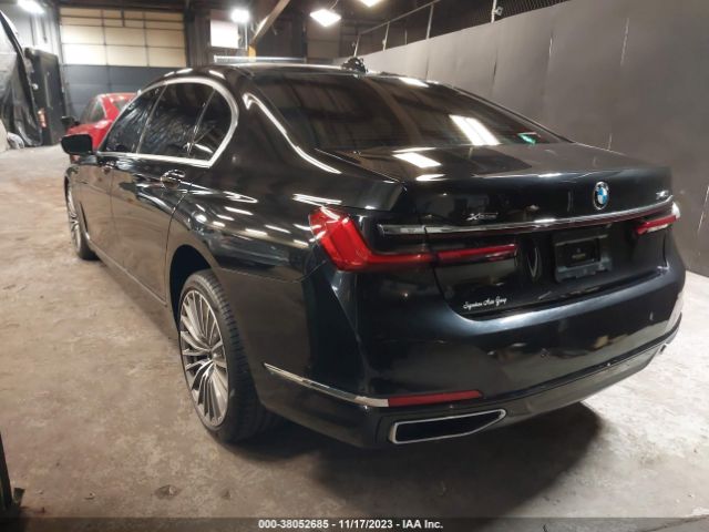 Photo 2 VIN: WBA7T4C09NCH67778 - BMW 740I 