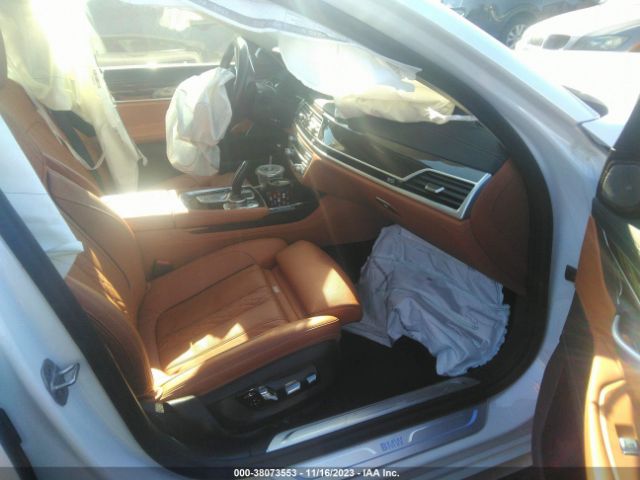 Photo 4 VIN: WBA7U2C05MCF84250 - BMW 7 SERIES 