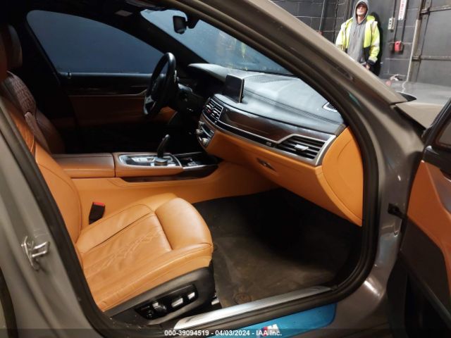 Photo 4 VIN: WBA7U2C06NCH60529 - BMW 750 