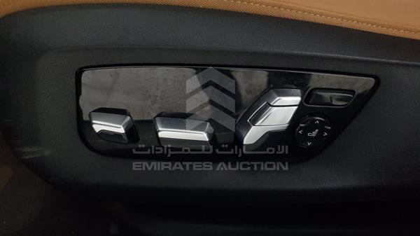 Photo 23 VIN: WBA7U2C0XNCH03993 - BMW 750 