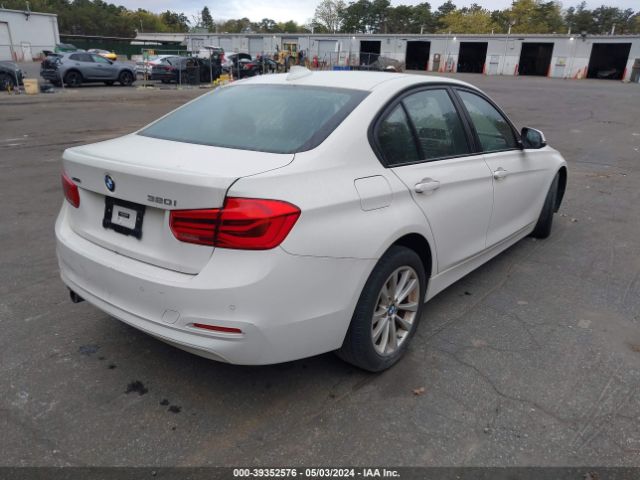 Photo 3 VIN: WBA8A3C31HA067085 - BMW 320I 