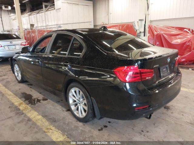 Photo 2 VIN: WBA8A3C35HK692258 - BMW 320I 