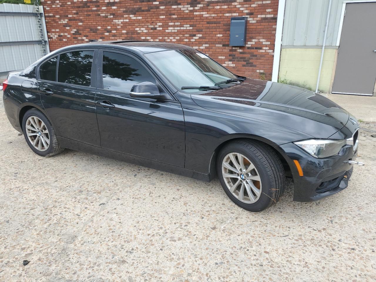 Photo 3 VIN: WBA8A3C53GK690556 - BMW 320I 