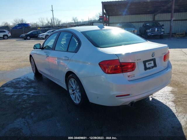 Photo 2 VIN: WBA8A3C57JA492334 - BMW 320I 