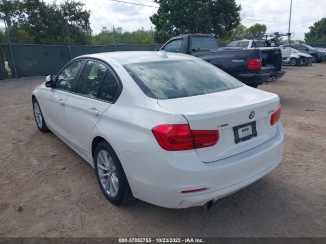 Photo 2 VIN: WBA8A3C5XJA494465 - BMW 320I 