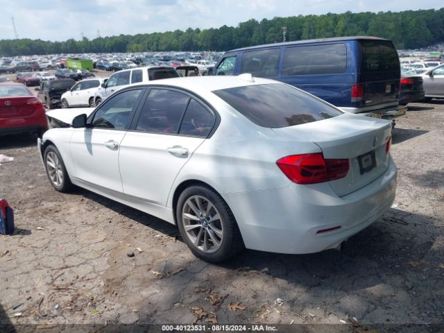 Photo 2 VIN: WBA8A9C33HK620526 - BMW 320I 