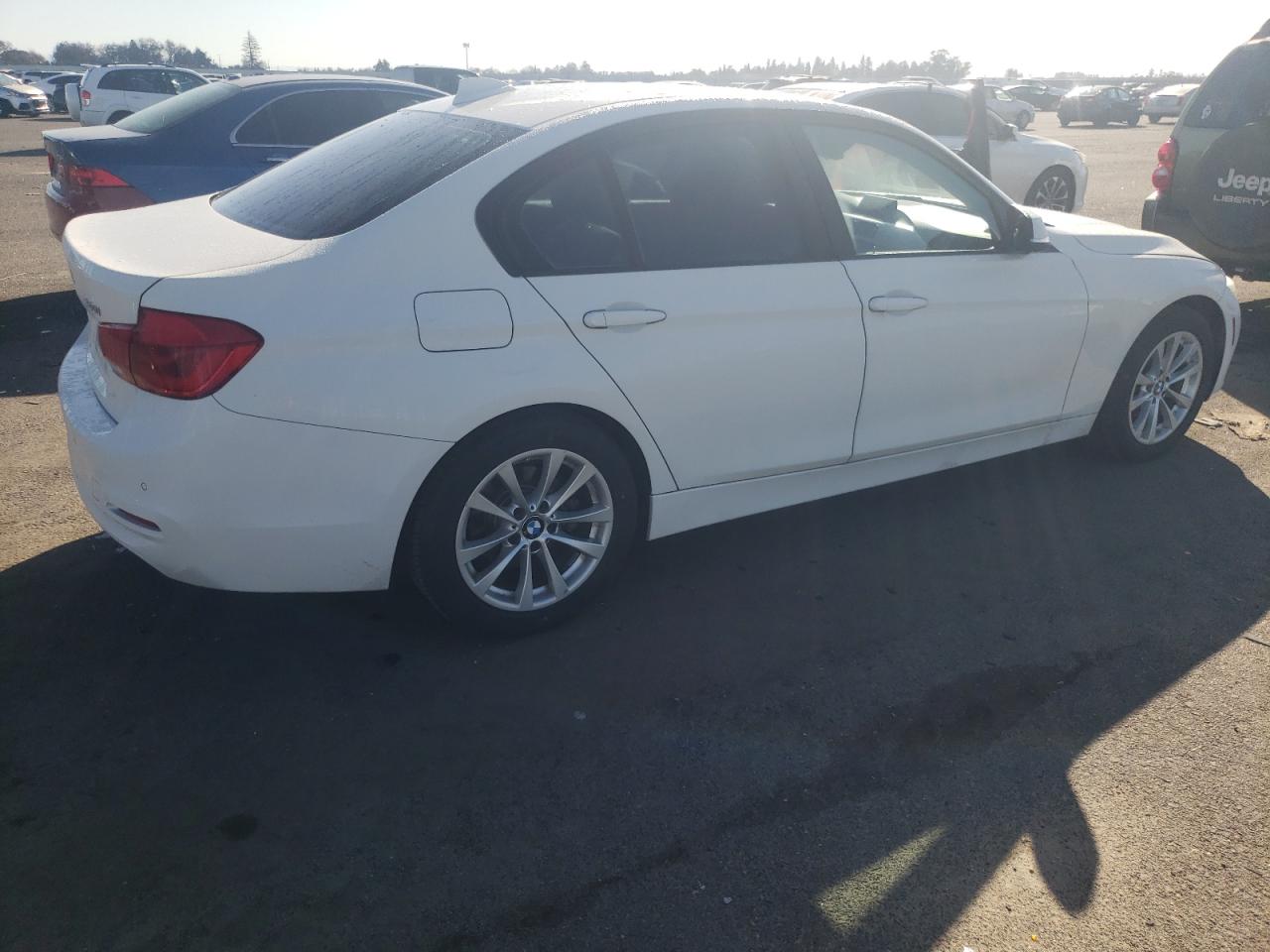 Photo 2 VIN: WBA8A9C34HK864699 - BMW 320 I 